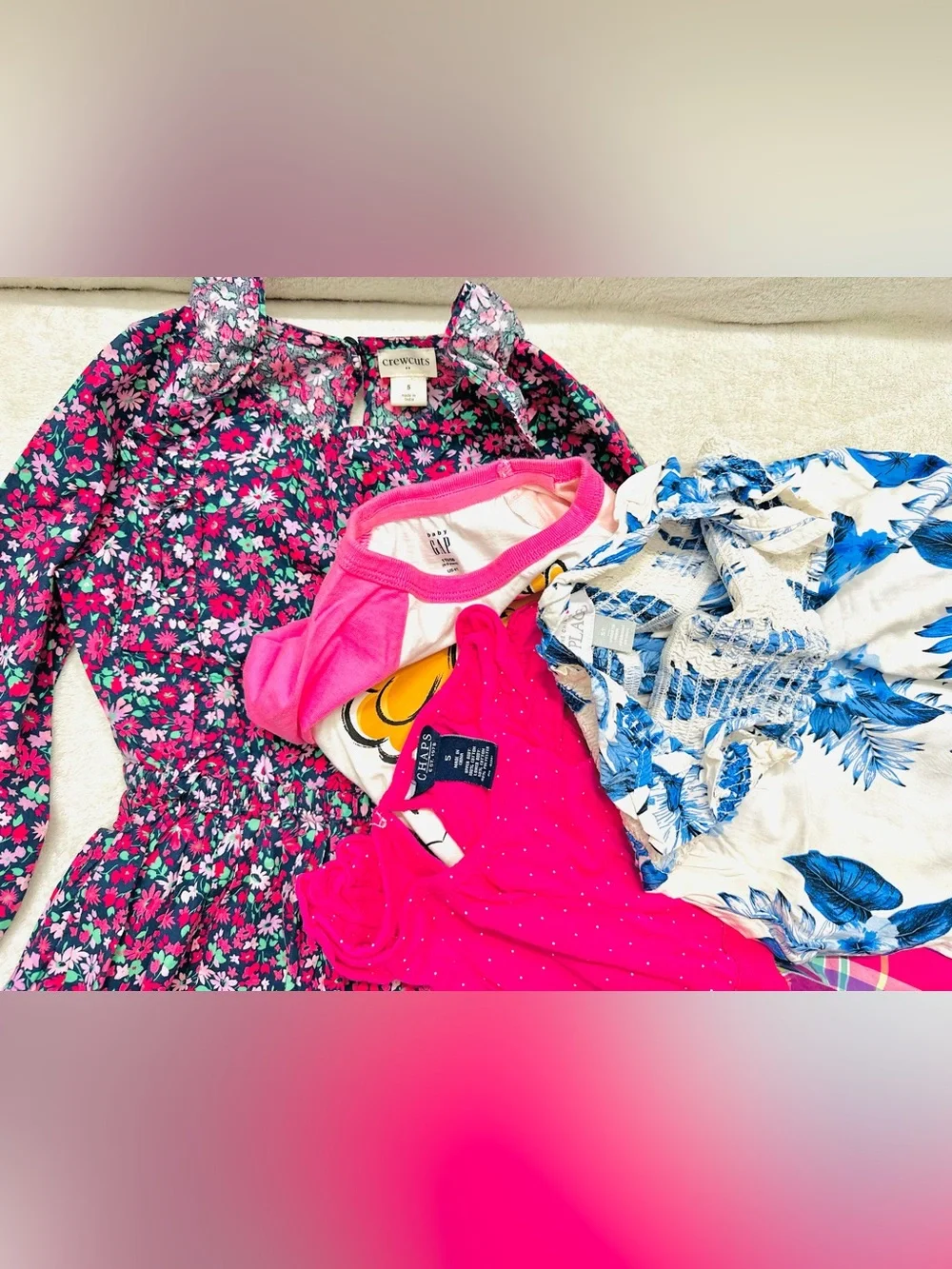 GAP bright pink